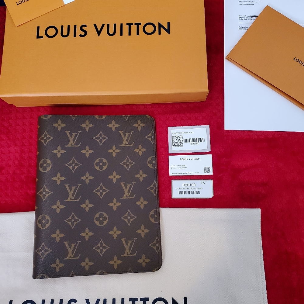 Authentic Louis Vuitton Desk Agenda Cover Monogram Canvas NWT!!